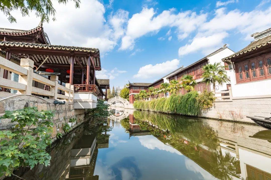 王莉霞在参加包头市代表团审议时说 对标先进 晋位升级 全力打造现代化工业高地