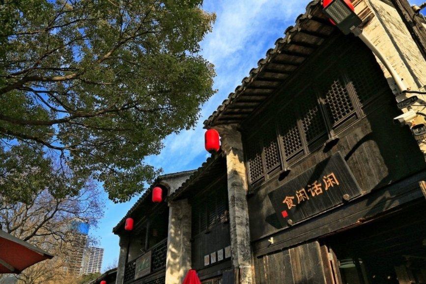 郑州一女大学生在封校期间，婆婆送来了红烧排骨，这样的婆媳关系你羡慕吗？游戏画面